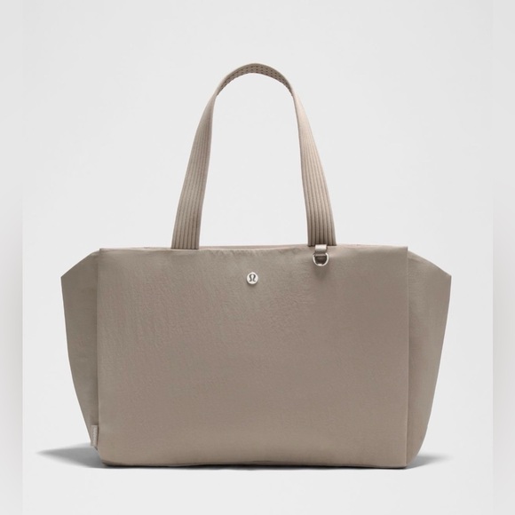 Lululemon NWT Triple Compartment Tote 18L
